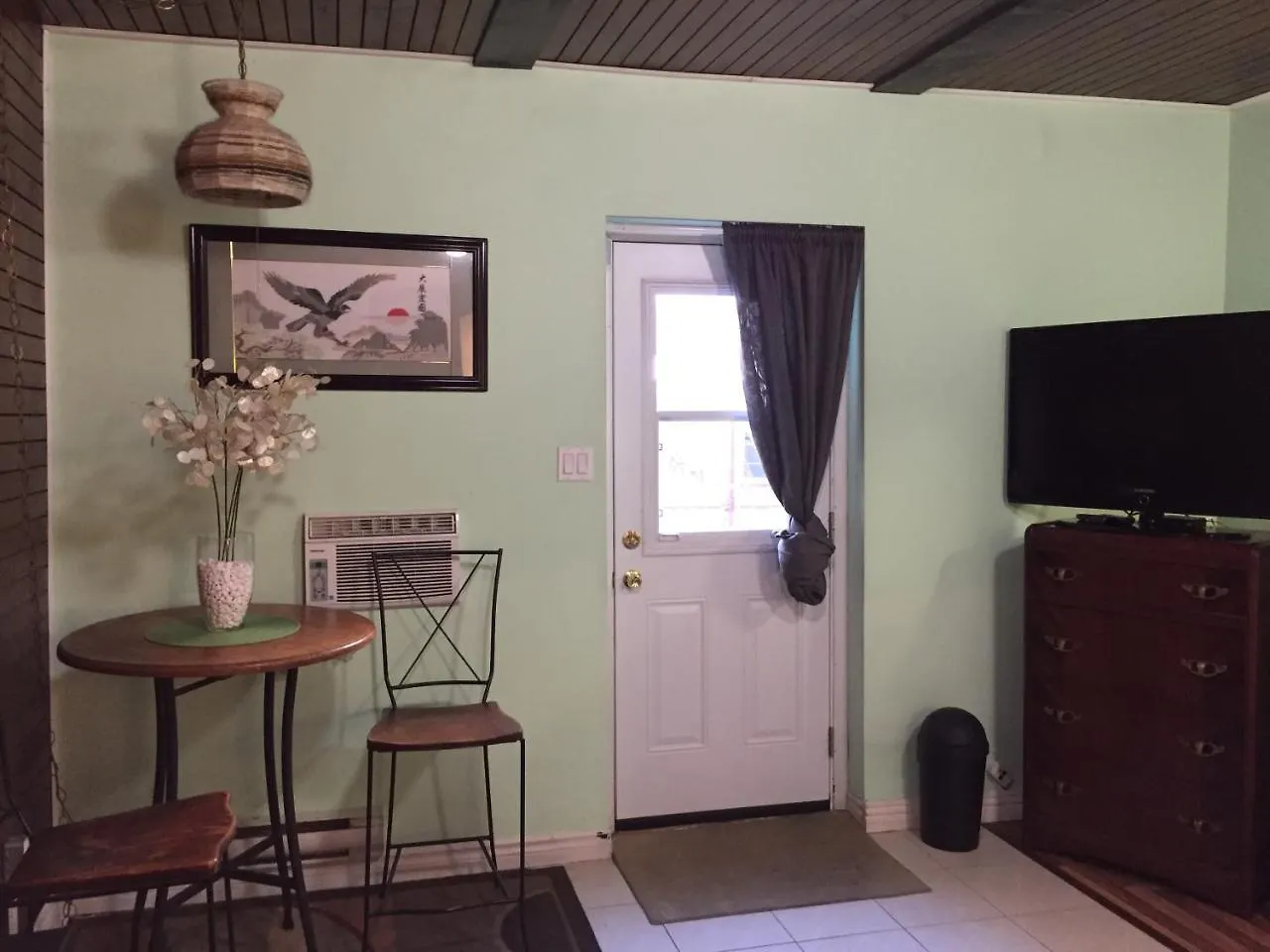 Cabbagetown Bachelor Studios Toronto
